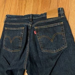 Levi’s Premium Jeans “wedgie”